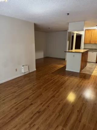 Photo #4: 41136006 Listing