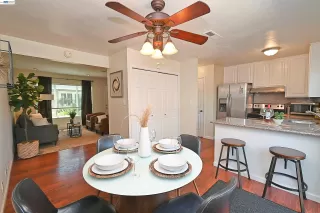 Photo #5: 41136009 Listing 