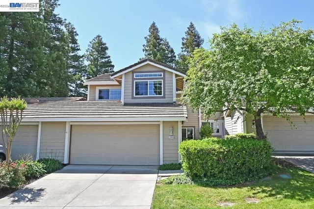 MLS: 41136101 Condo For Sale