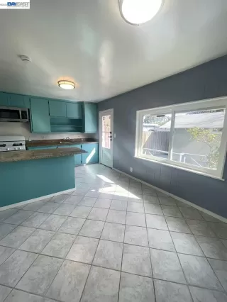 Photo #5: 41136104 Listing 