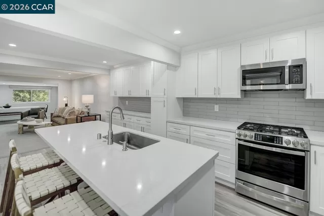 MLS: 41136124 Condo For Sale