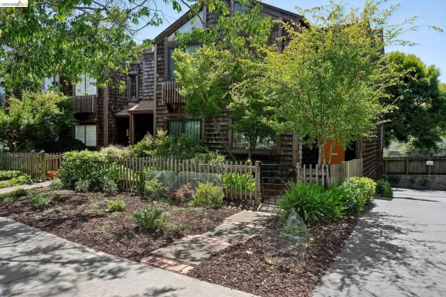 MLS: 41136131 Condo For Sale