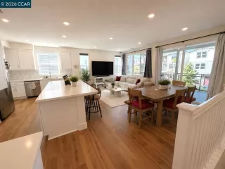 Photo #2: 41136223 Listing