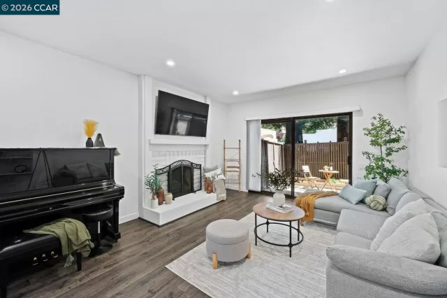 MLS: 41136228 Condo For Sale