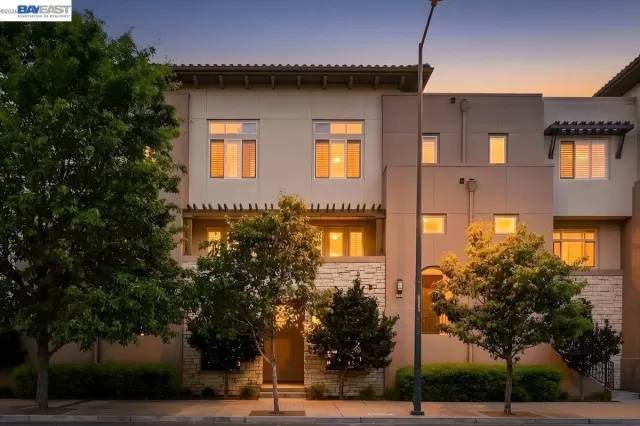 MLS: 41136295 Condo For Sale