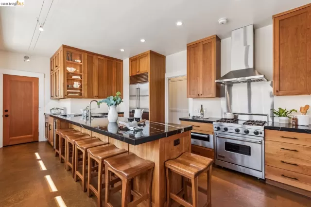 MLS: 41136297 Condo For Sale