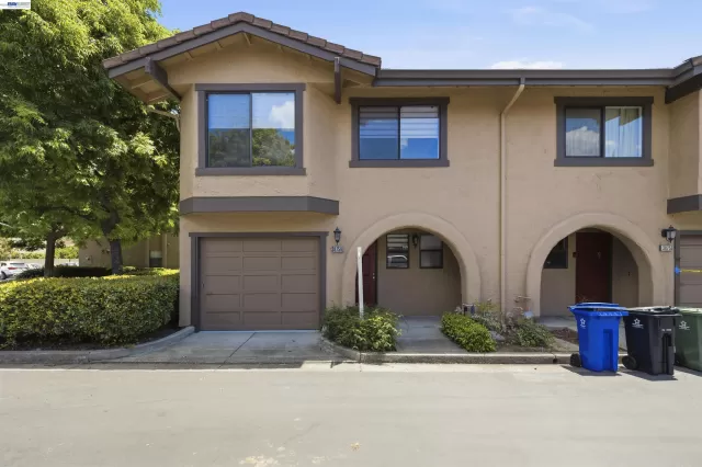 MLS: 41136304 Condo For Sale