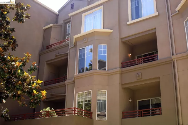 MLS: 41136307 Condo For Sale