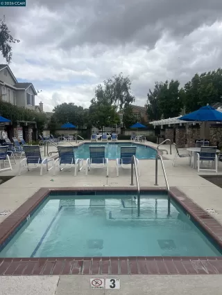 Photo #2: 41136331 Listing