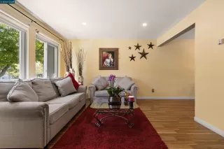 Photo #2: 41136367 Listing