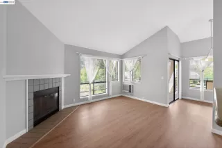 Photo #2: 41136391 Listing 