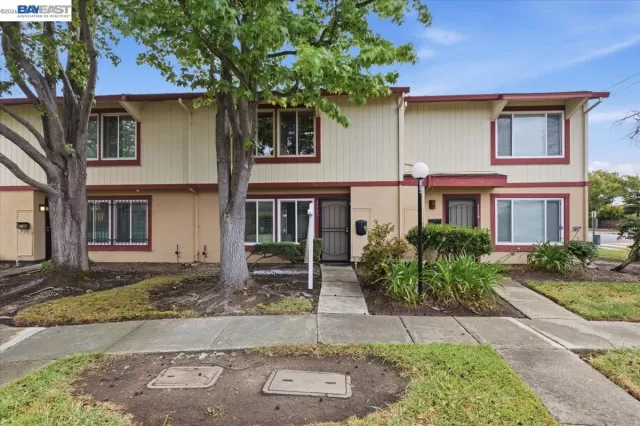 MLS: 41136422 Condo For Sale