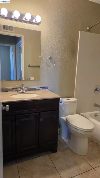 Photo #5: 41136427 Listing