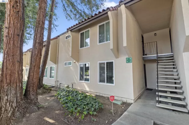 MLS: 41136432 Condo For Sale