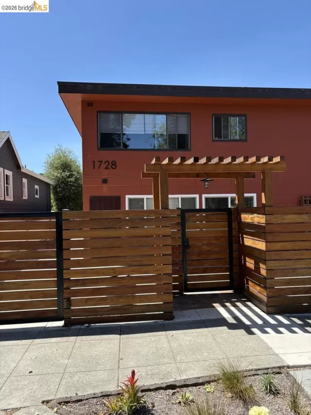 MLS: 41136481 Condo For Sale