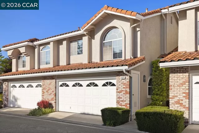 MLS: 41136486 Condo For Sale