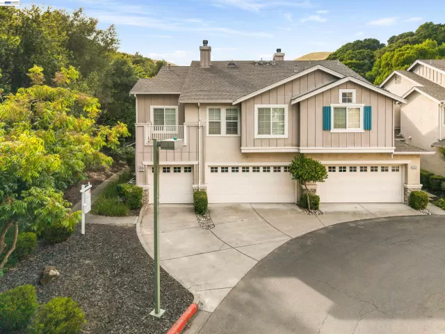 MLS: 41136496 Condo For Sale