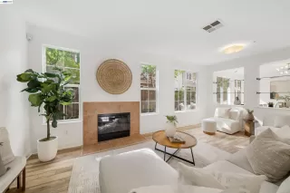 Photo #2: 41136496 Listing