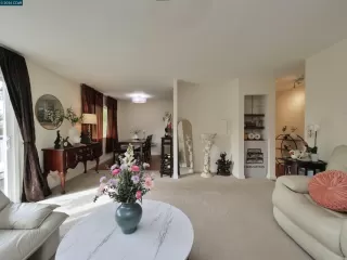 Photo #6: 41136556 Listing