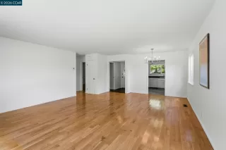 Photo #4: 41136621 Listing