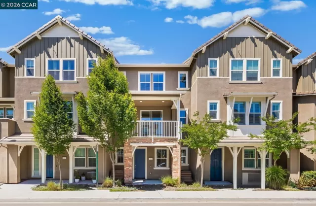 MLS: 41136678 Condo For Sale