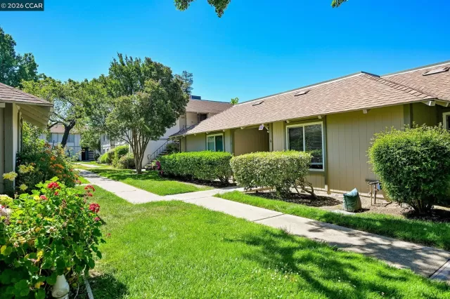 MLS: 41136692 Condo For Sale