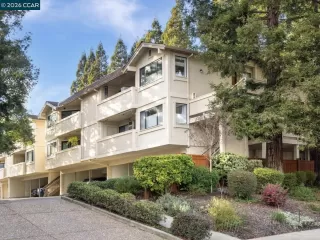 Browse active condo listings in SARANAP