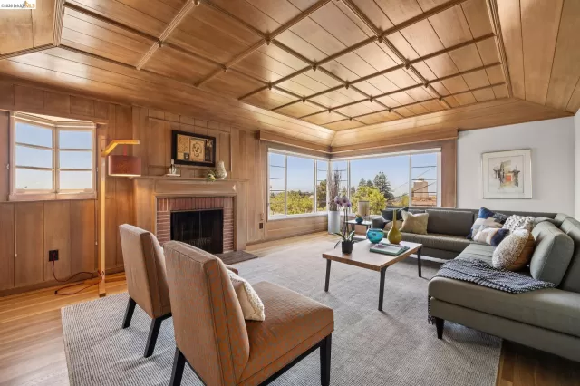 MLS: 41136942 Condo For Sale