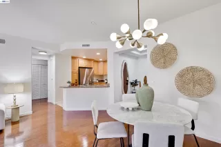 Photo #5: 41137122 Listing 