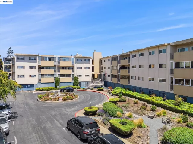 MLS: 41137226 Condo For Sale