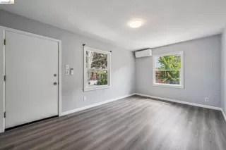 Photo #5: 41137399 Listing