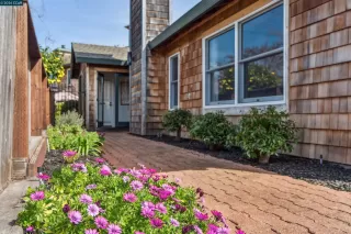 More Details about MLS # 41137427 : 405 CENTRE COURT