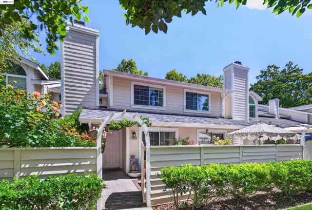 MLS: 41137511 Condo For Sale