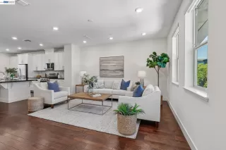 Photo #2: 41137616 Listing