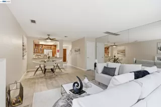Photo #5: 41137700 Listing