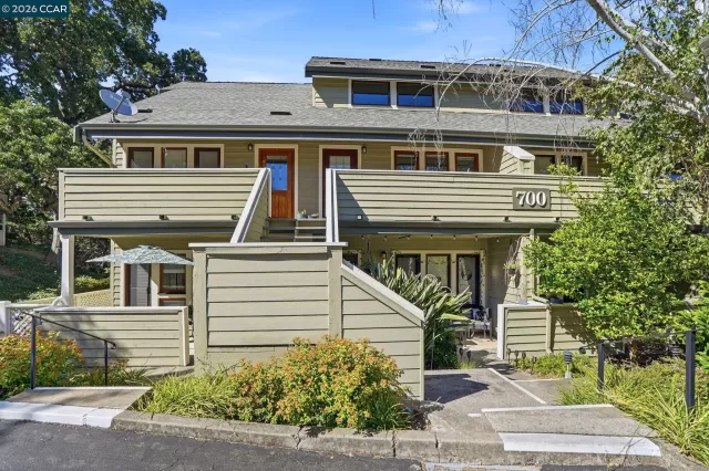 MLS: 41137912 Condo For Sale