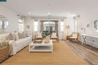 Photo #6: 41137918 Listing