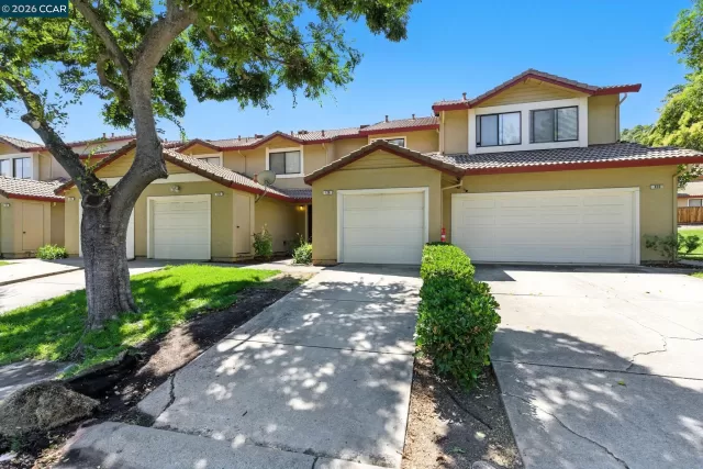 MLS: 41138032 Condo For Sale