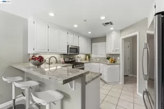 Photo #5: 41138040 Listing