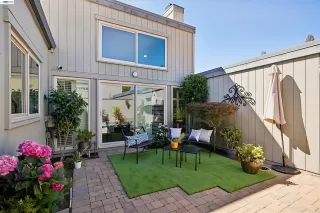 More Details about MLS # 41138290 : 3430 CAMANOE LN