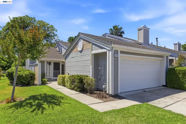 MLS: 41138299 Condo For Sale
