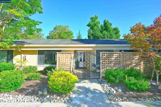 MLS: 41138322 Condo For Sale
