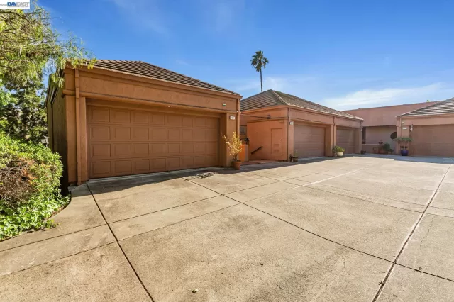 MLS: 41138405 Condo For Sale