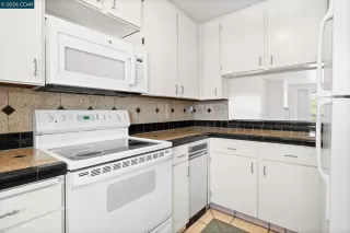 Photo #4: 41138429 Listing