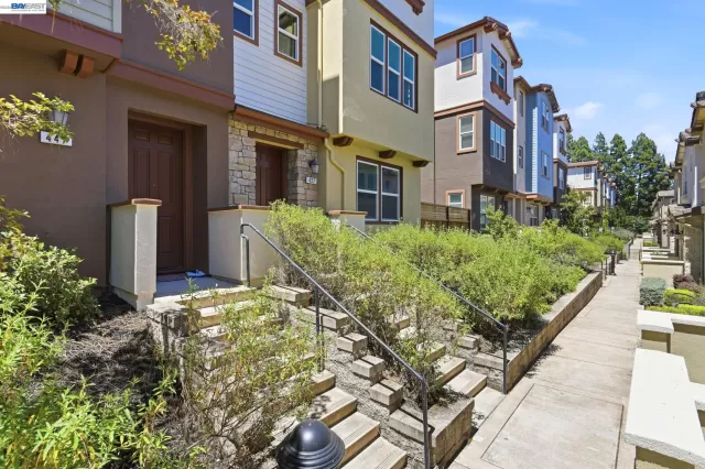 MLS: 41138471 Condo For Sale