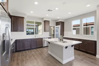 Photo #5: 41138471 Listing