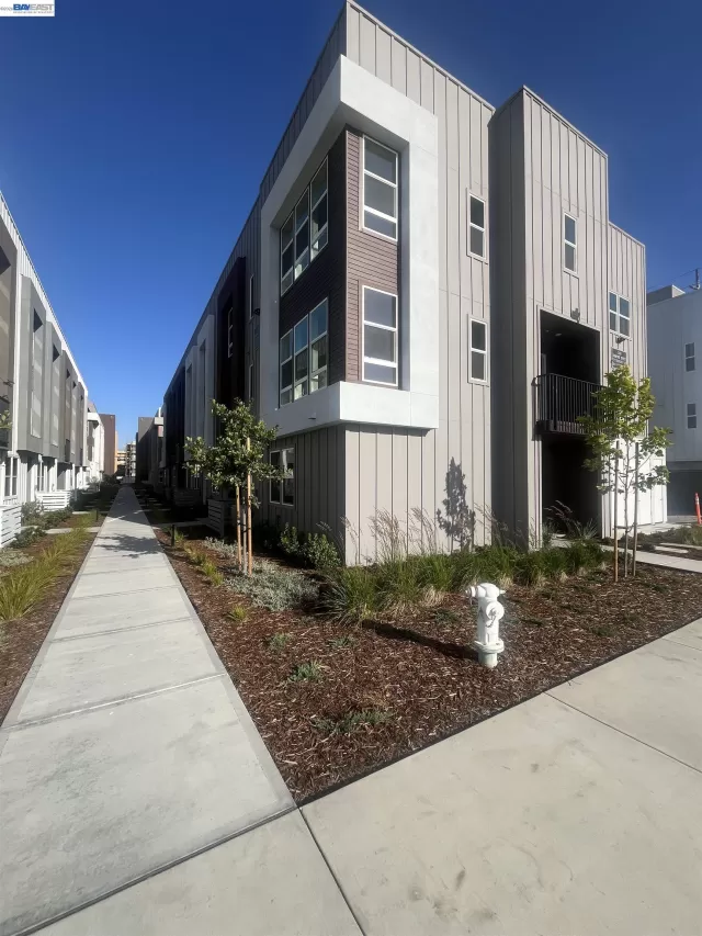 MLS: 41138516 Condo For Sale