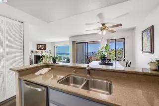 Photo #2: 41138557 Listing 