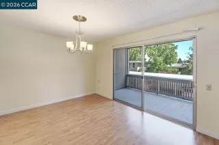 Photo #5: 41138582 Listing