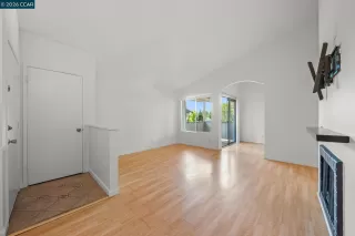 Photo #2: 41138589 Listing